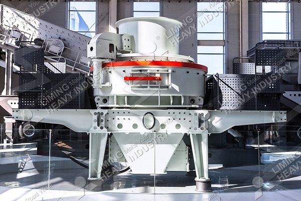 Sand making machine