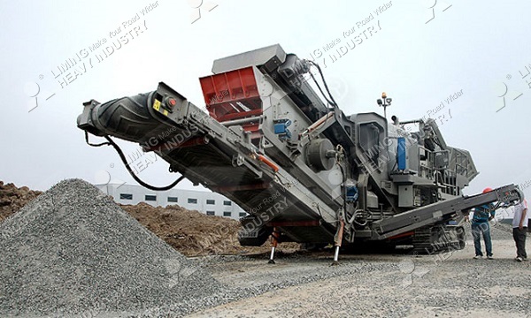 Mobile crushing plant
