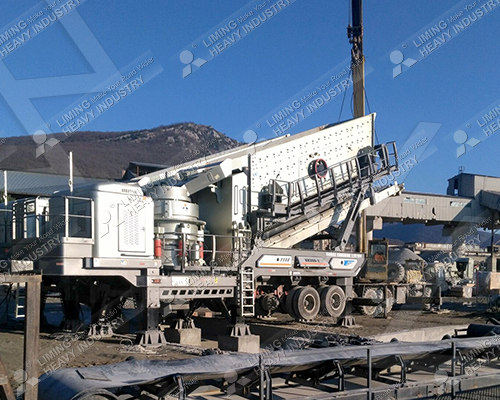 Mobile stone crushing line