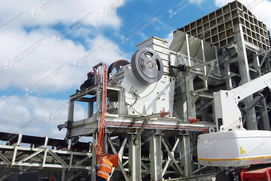 Coal gangue crushing equipment